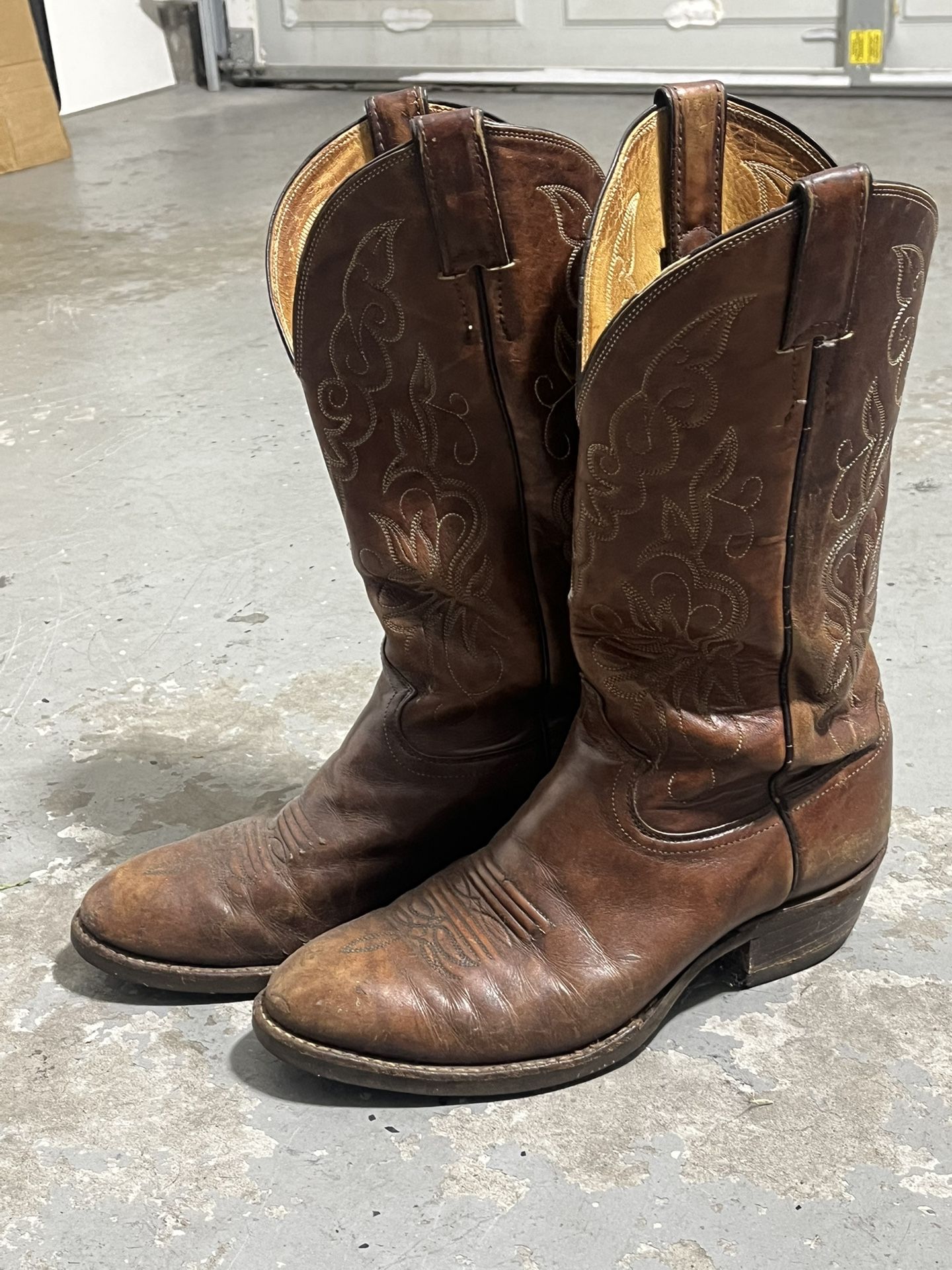 Work Boots/ Cowboy Boots