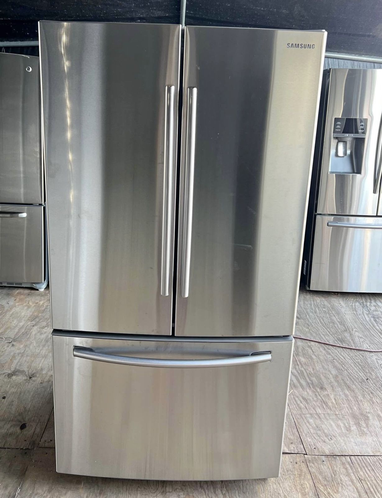 36W” Samsung Stainless Steel Refrigerator: todo Le Funciona Perfecto
