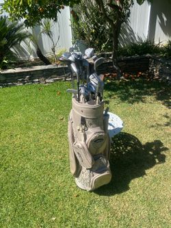 24 Random Drivers & Irons Set W/ Bennington Golf Club Bag