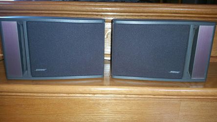Bose 141 Bookshelf Speakers - Surround Sound