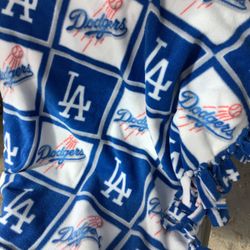 LA DODGERS BLANKET 25 X35 Double Size AND RALLY TOWEL ( vintage) 