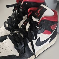 Women's Air Jordan 1 Mid - Black/White/Red Size Women's size 6 