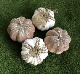PUMPKINS DECORATION