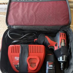 Milwaukee M12 1/4 Impact Driver 