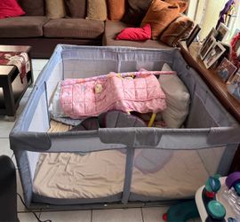 Large baby / toddler play pen
