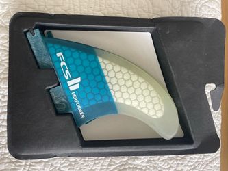 FCSII surfboard fins- performer medium