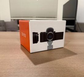 Sony - Alpha ZVE10: APS-C Content Creators’ Camera - Black