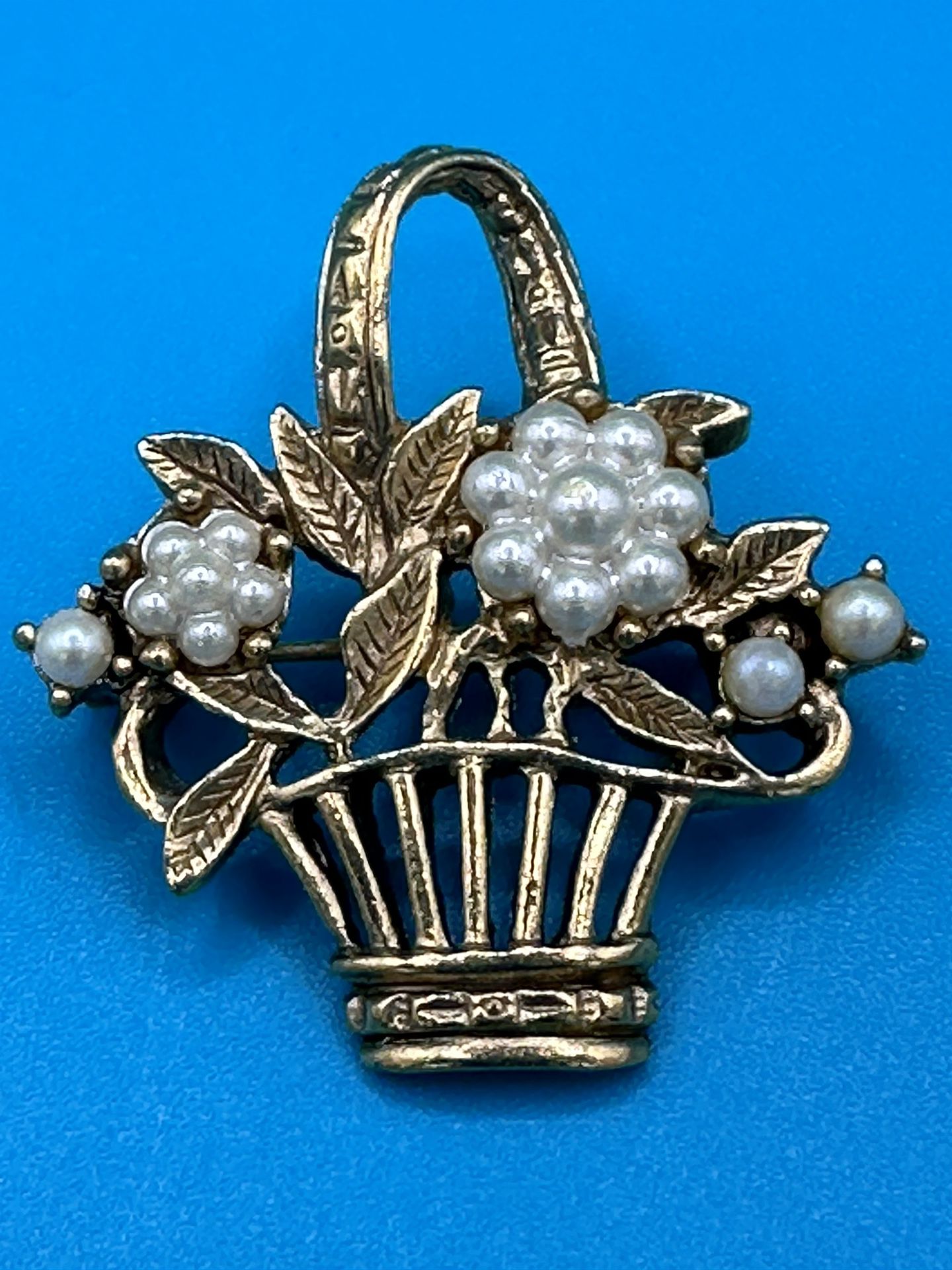 1928 Lovely Gold Tone Basket Filigree Faux Pearls Brooch 