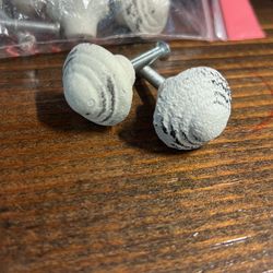 Cabinet knobs