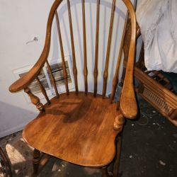 Vintage Ethan Allen rocking chair Windsor nutmeg spindle back colonial early American  Baumritter

Beautiful classic Windsor archbach spindle back 