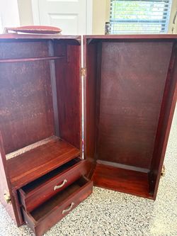 Wooden doll clothes trunk/doll carrier