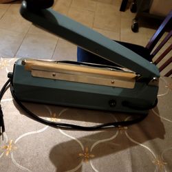 Uline tabletop impulse sealer