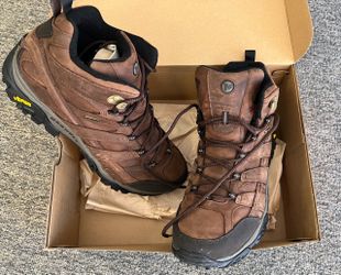 Merrell Men’s hiking boots mismatched sizes