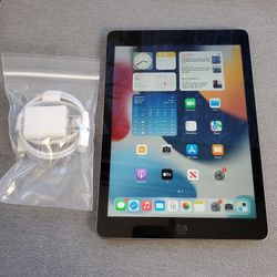 Apple iPad 5 - Wifi - Like New