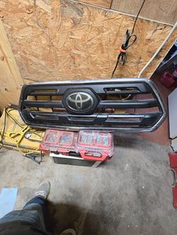 Toyota tacoma grill
