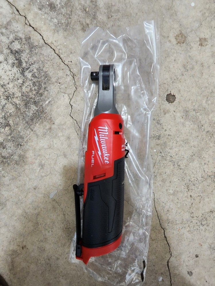 Milwaukee M12 Fuel Ratchet 3/8