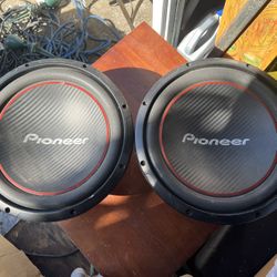 2 Pioneer TS-W304R 12 Inch Subwoofers