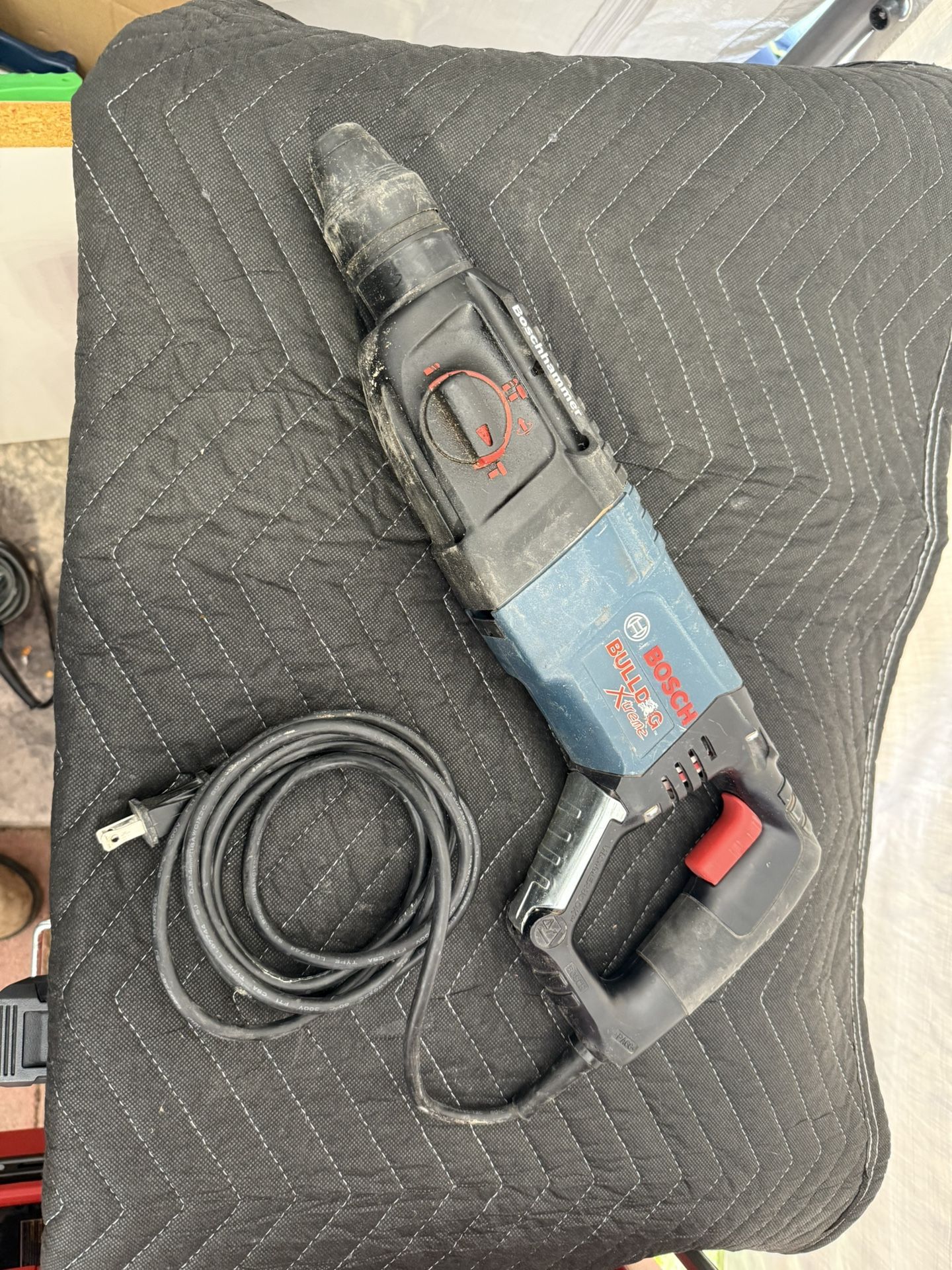 BOSCH GBH2-28L 1-1/8 Inch SDS-plus Variable-speed Bulldog Xtreme Max Rotary Hammer