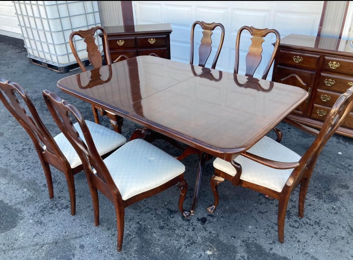 Kincaid Cherry Mountain II Dining Table With Change 