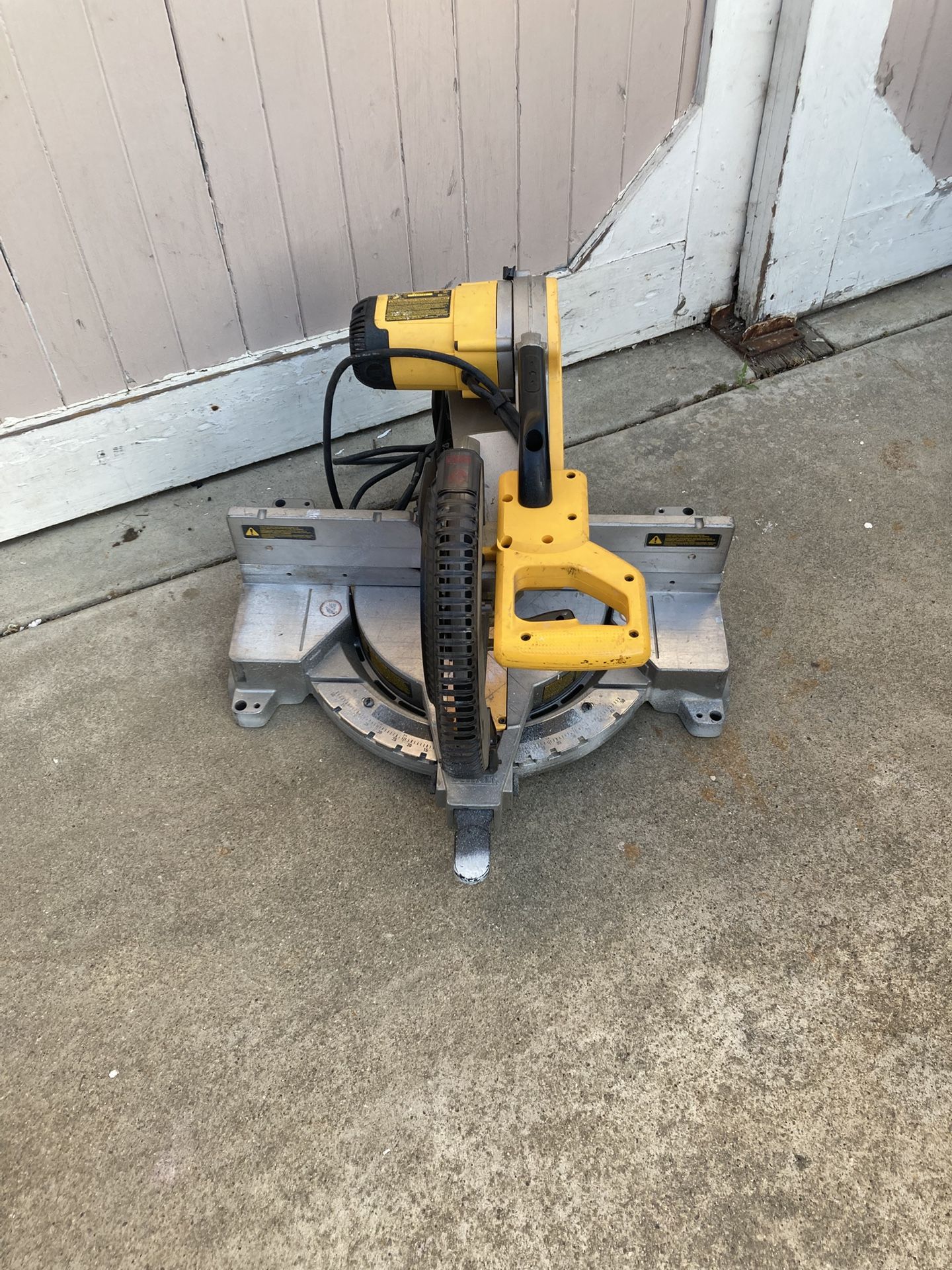 Mitter Saw 