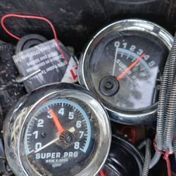 BOX OF GAUGES!!! NEW!! RPM/ GAS/ TEMP/ PRESSURE 10-20$ EACH OR 5$ EACH IF YOU BUY ALL!!