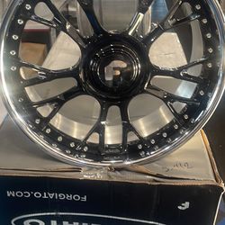 Forgiato 3 Piece with Xl Floating Cap NB6 Staggerd 22x9 - 22x10.5 Glossy Black 5x112 S550