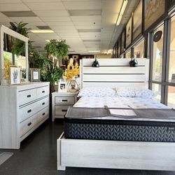 Beautiful Queen Bedroom Set 