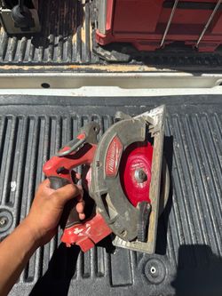 Milwaukee Cordless Circular Saw (Tool Only)