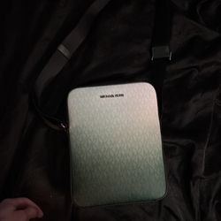 Micheal Kors side bag