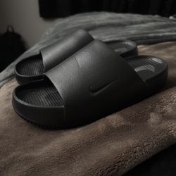 Nike Calm Slides