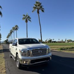 2017 Nissan Titan