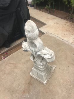 Outdoor lawn statue