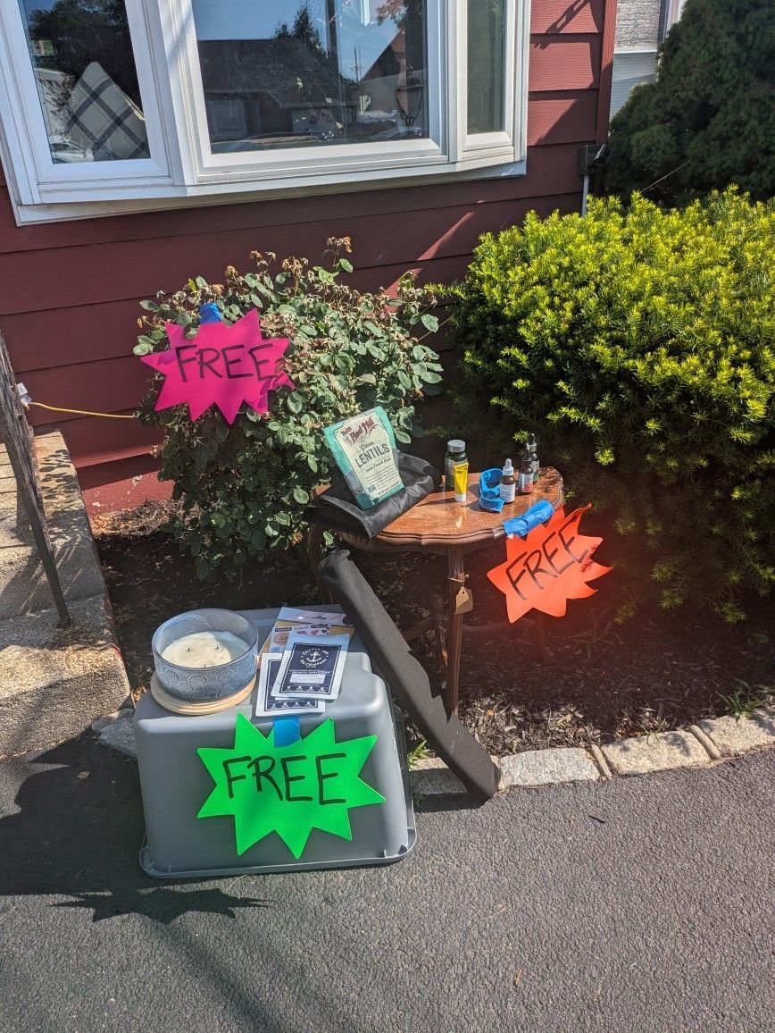 CURB ALERT - FREE STUFF