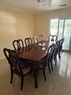 8 Seat dining table set