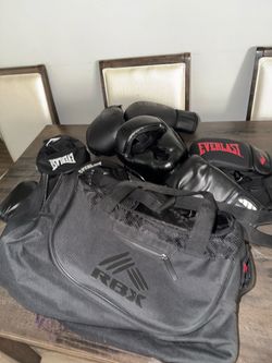 Everlast Boxing Gear Set with RBX Bag