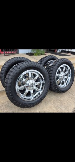 20" Fuel Maverick rims w- 33" x12.50R20 tires