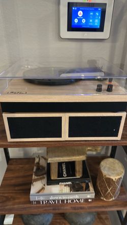 Vinyl player
