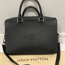 Louis Vuitton Dandy Leather Briefcase / Side 