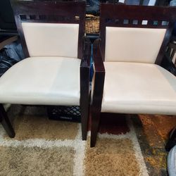 4 Matching Lounge Chairs