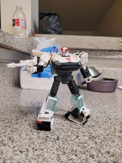 Transformers earthrise Amazon exclusive prowl