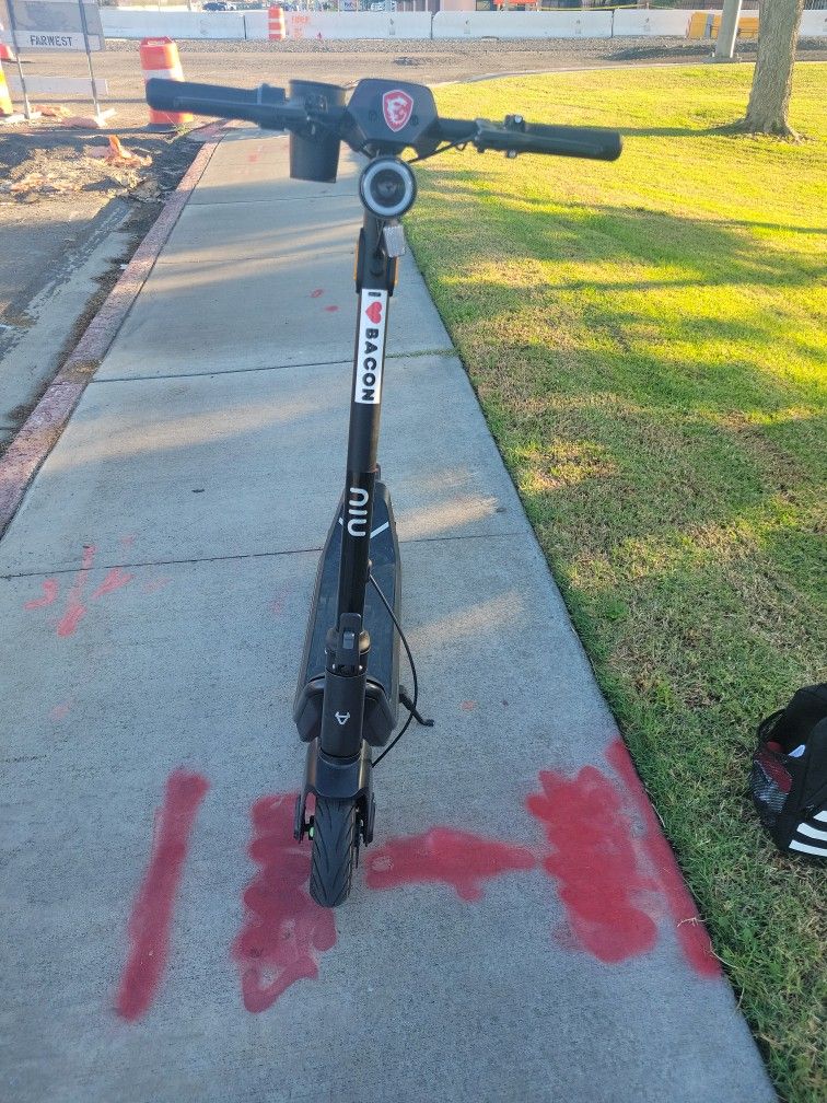 NUI PRO ELECTRICK SCOOTER