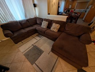 Sectional couch