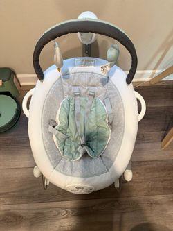 Graco Baby Swing with Mobile