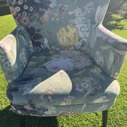 Decorative Chairs 