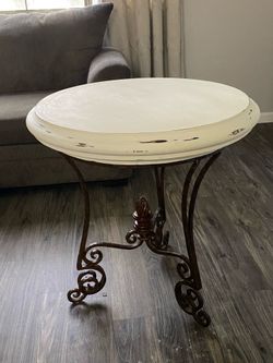 Side accent table