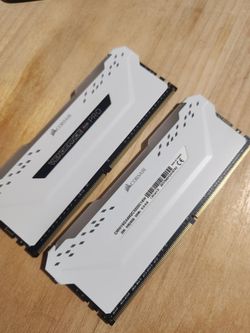Corsair Vengeance Pro RGB 16GB RAM sticks