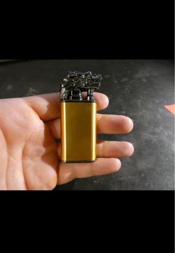 Gold/black dragon lighter