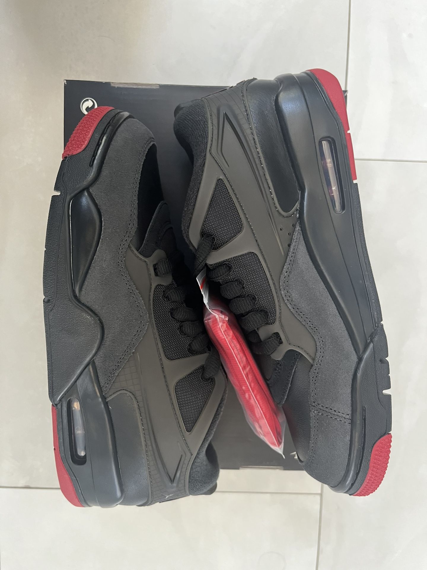 Air Jordan 4 RM Bred