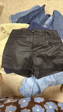 Guess shorts size 26