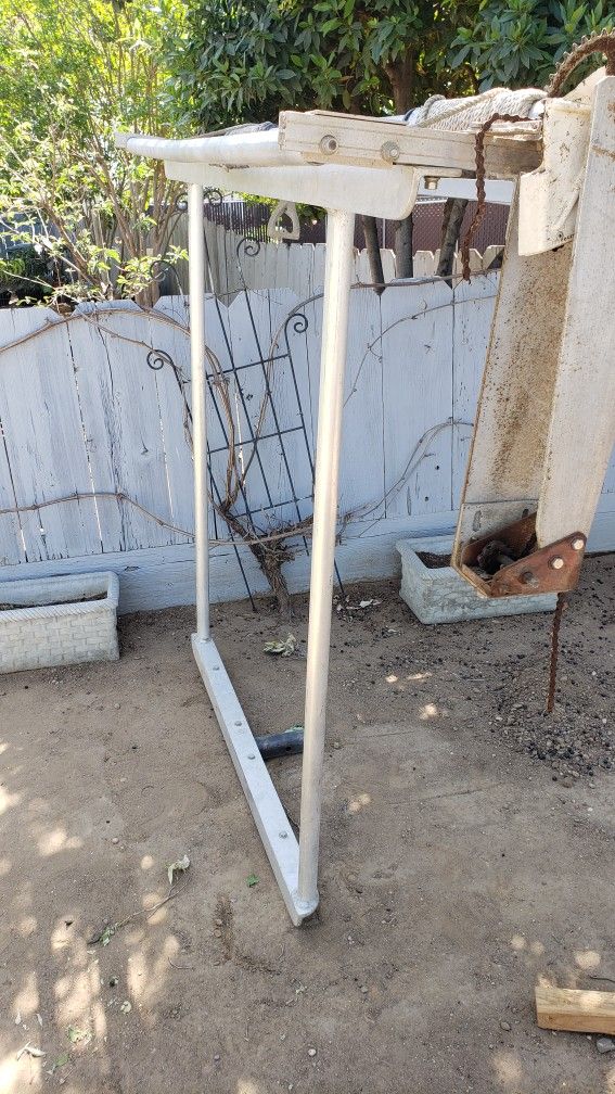 EIDE FRONT BOAT LOADER